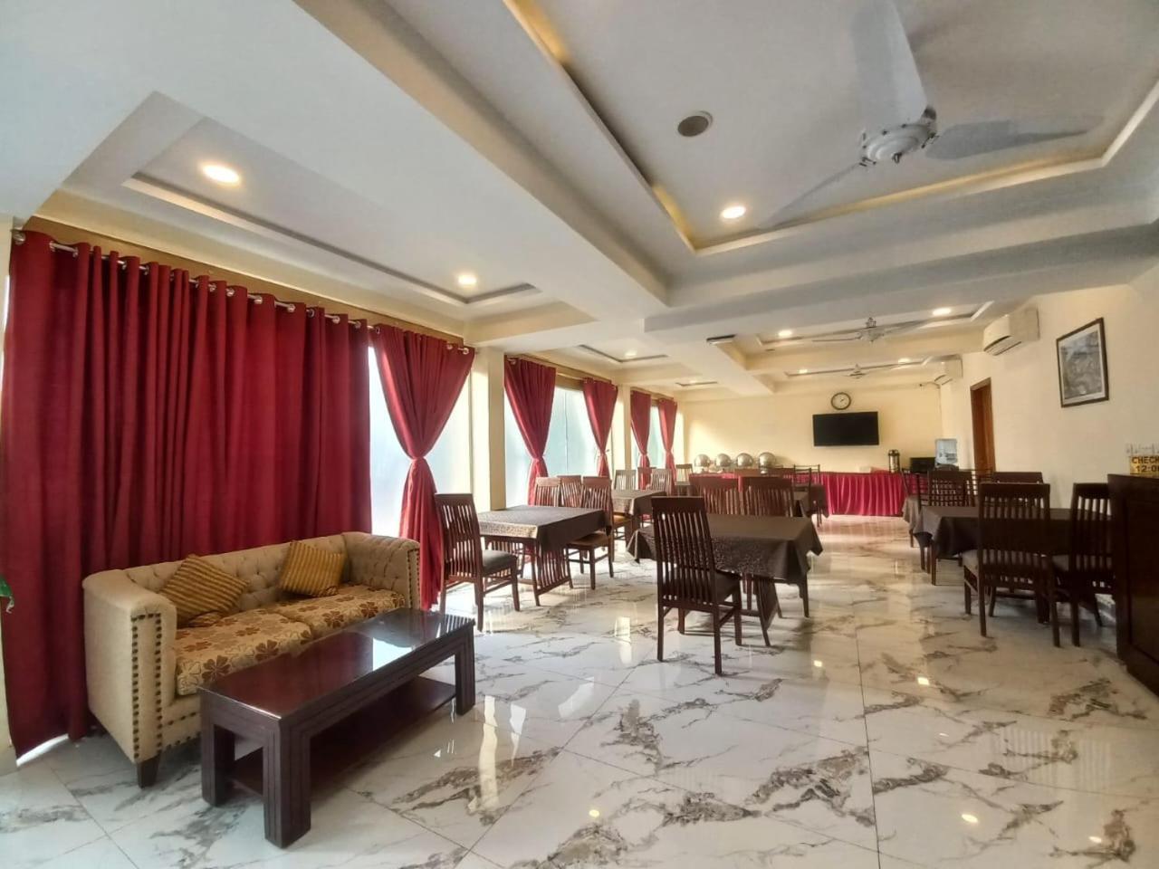 Hotel Diplomat Islamabad Exteriör bild