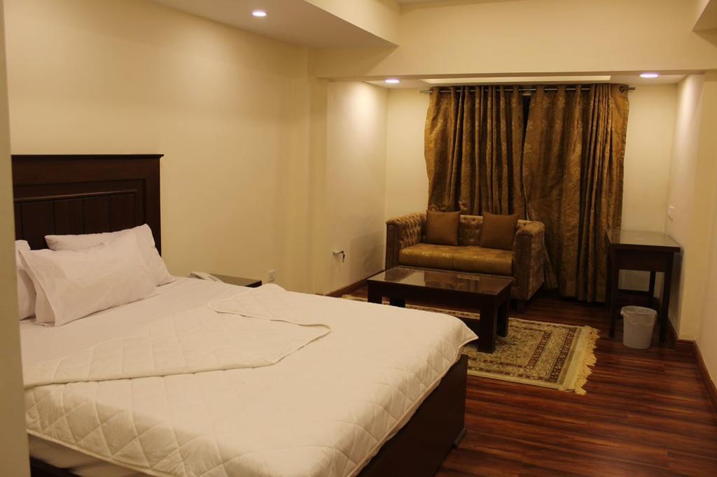 Hotel Diplomat Islamabad Exteriör bild