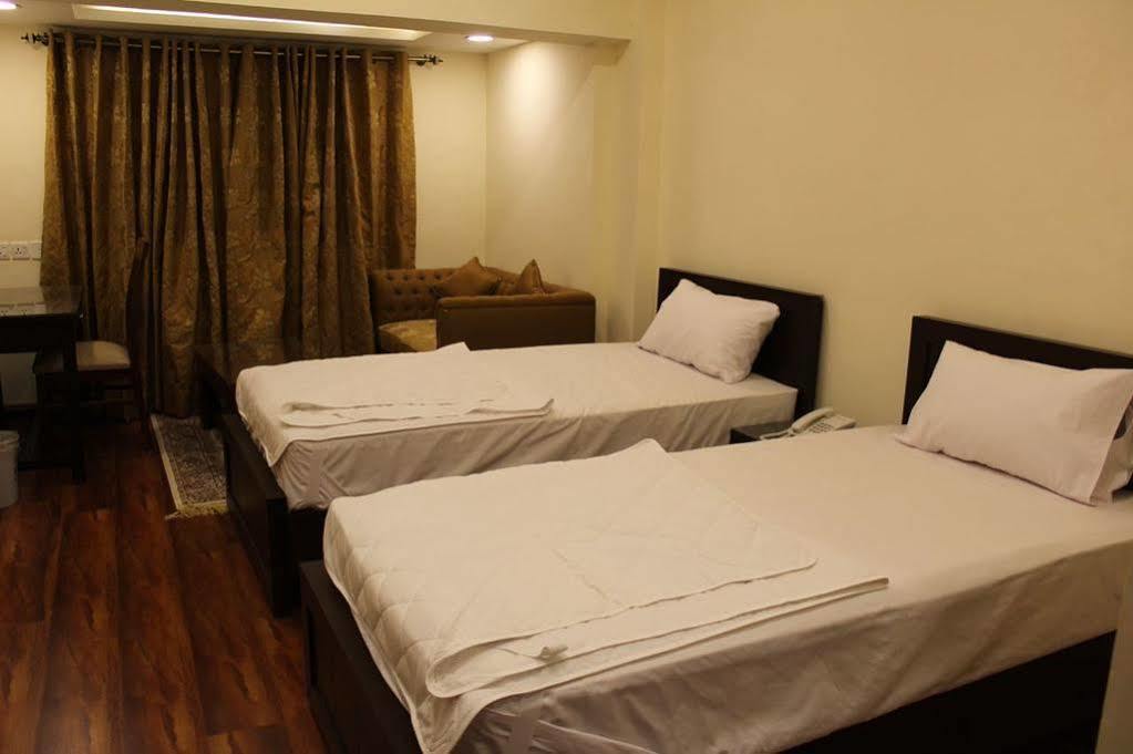 Hotel Diplomat Islamabad Exteriör bild