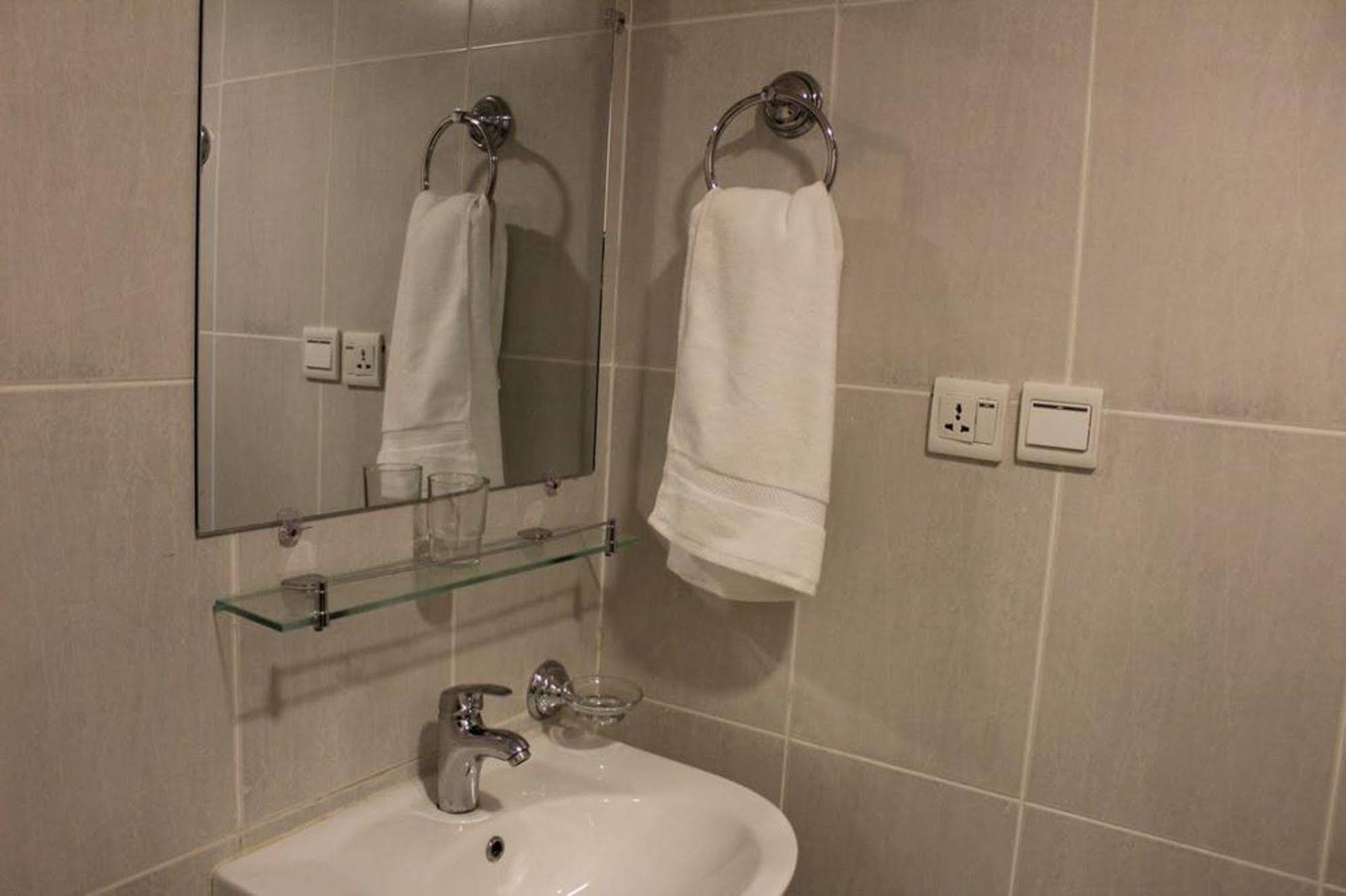 Hotel Diplomat Islamabad Exteriör bild