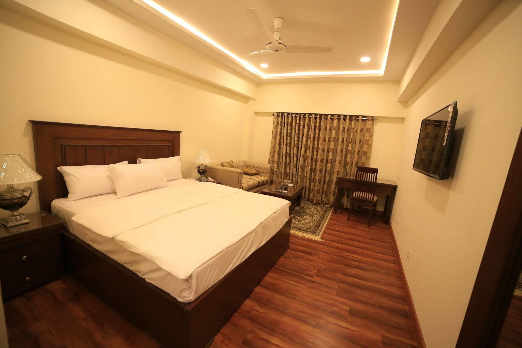Hotel Diplomat Islamabad Exteriör bild