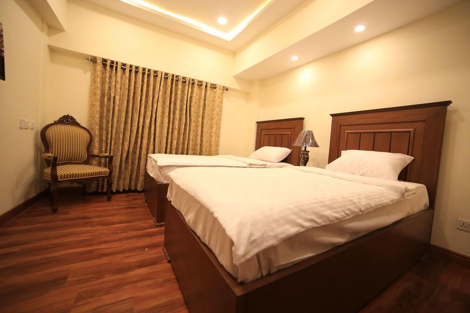 Hotel Diplomat Islamabad Exteriör bild