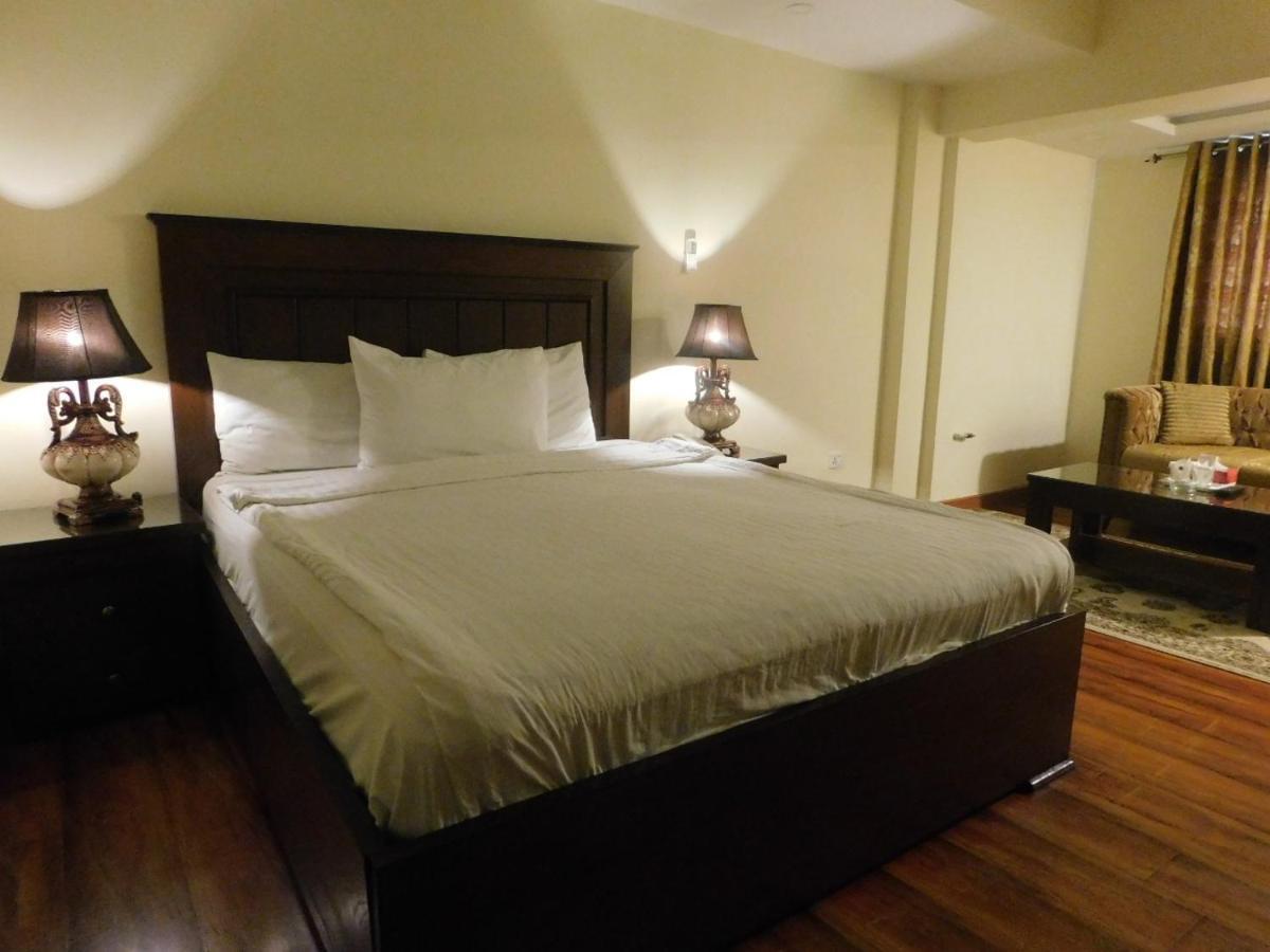 Hotel Diplomat Islamabad Exteriör bild