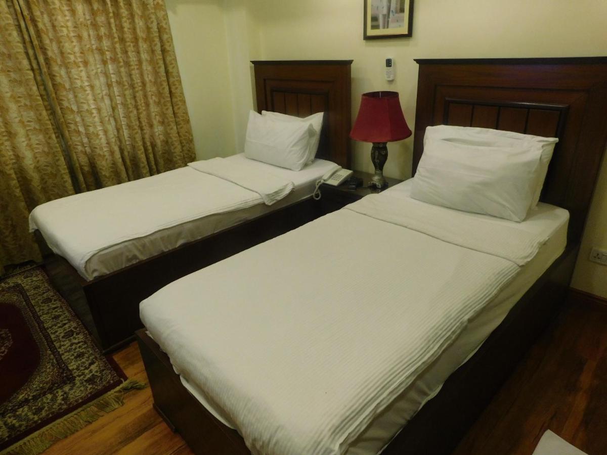 Hotel Diplomat Islamabad Exteriör bild