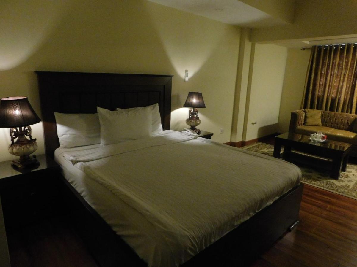 Hotel Diplomat Islamabad Exteriör bild